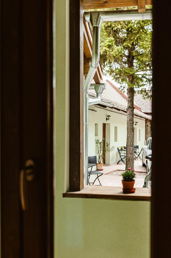 Sziklavendeghaz Aparthotel Veszprem Exterior photo